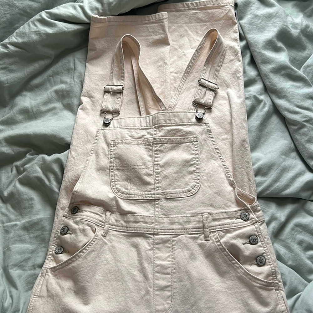 Cream/White overalls